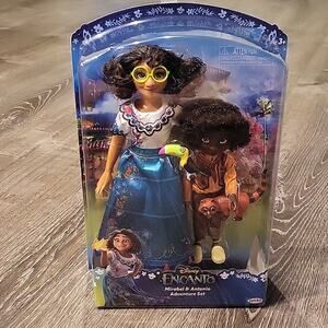 Disney Encanto Mirabel & Antonio Adventure Fashion Doll Play Set NEW